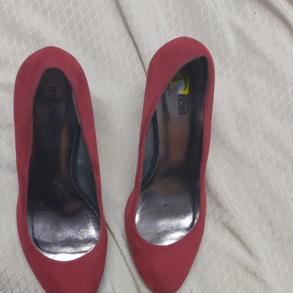 Red heels! - Picture 2 of 3
